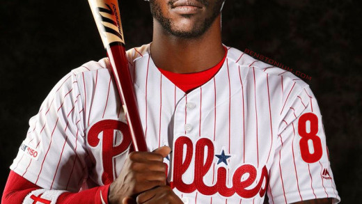 Antonio Brown Signs with the Phillies